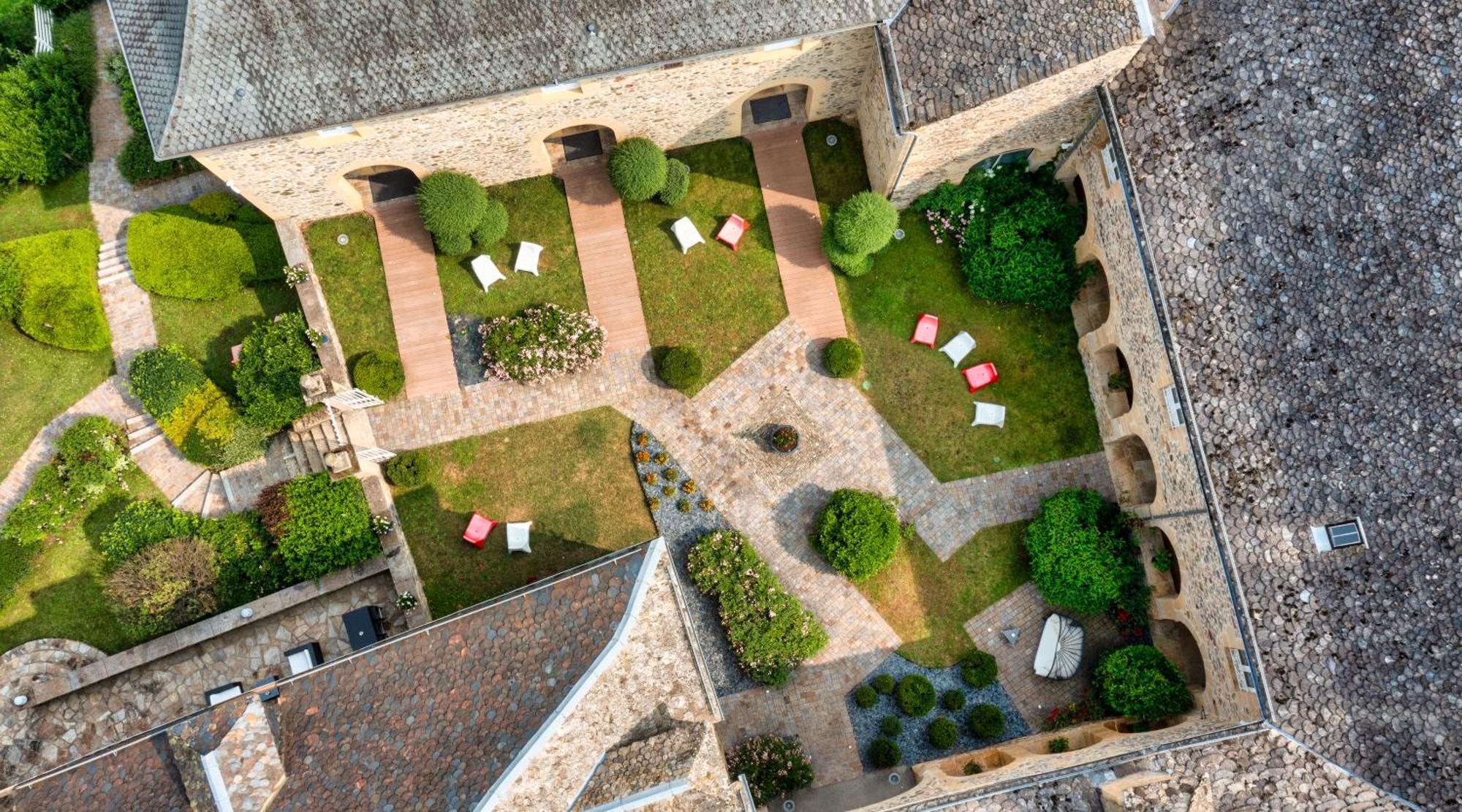 Chateau De La Falque, The Originals Relais Saint Geniez d'Olt Bagian luar foto