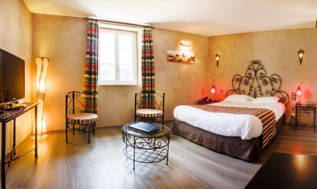 Chateau De La Falque, The Originals Relais Saint Geniez d'Olt Ruang foto