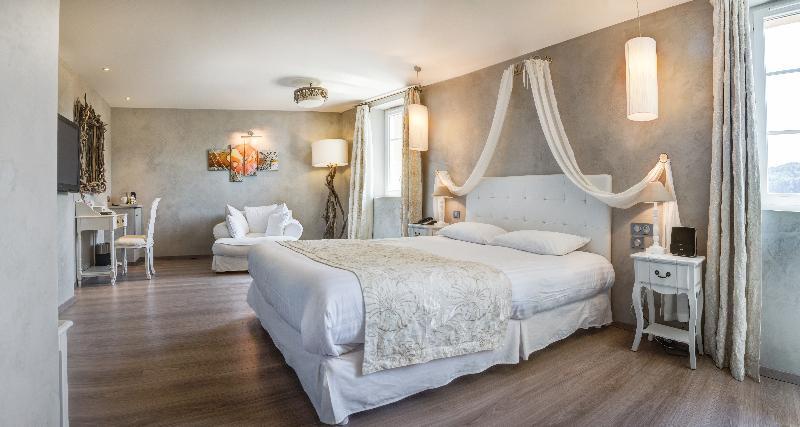 Chateau De La Falque, The Originals Relais Saint Geniez d'Olt Bagian luar foto